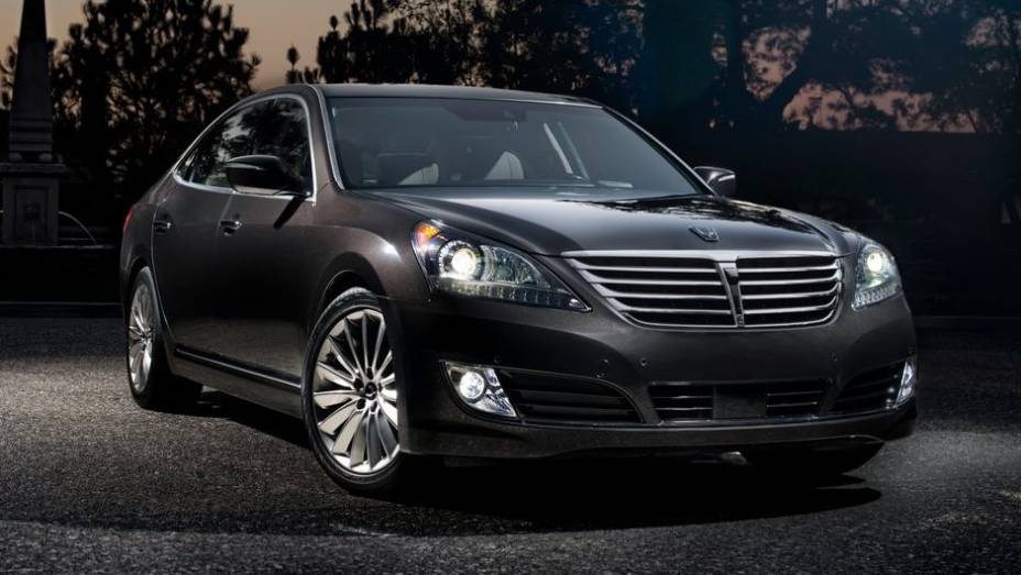 O Hyundai Equus 2014 foi apresentado no Salão de Nova Iorque | <a href="https://beta-develop.quatrorodas.abril.com.br/saloes/new-york/2013/hyundai-equus-737279.shtml" rel="migration">Leia mais</a>