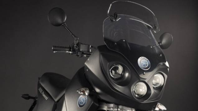 Detalhe da frente da Track Diesel T-800 CDI 2013 | <a href="https://beta-develop.quatrorodas.abril.com.br/moto/noticias/conheca-track-diesel-t-800-cdi-2013-737565.shtml" rel="migration">Leia mais</a> Detalhe da frente da Track Diesel T-800 CDI 2013 | <a href="https://beta-develop.quatrorodas.abril.com.br/moto/noticias/conheca-track-diesel-t-800-cdi-2013-737565.shtml" rel="migration">Leia mais</a>