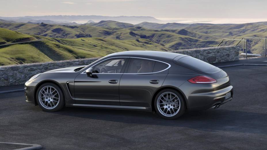 Deste ângulo nada mudou no Panamera | <a href="https://beta-develop.quatrorodas.abril.com.br/saloes/xangai/2013/porsche-panamera-738686.shtml" rel="migration">Leia mais</a> Deste ângulo nada mudou no Panamera | <a href="https://beta-develop.quatrorodas.abril.com.br/saloes/xangai/2013/porsche-panamera-738686.shtml" rel="migration">Leia mais</a>