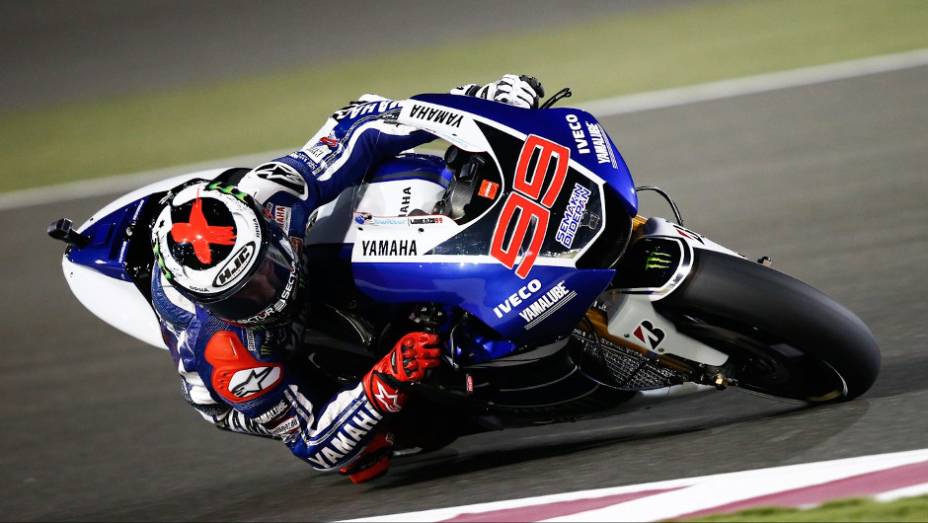 Jorge Lorenzo (Yamaha Factory Racing) foi o mais rápido do dia | <a href="https://beta-develop.quatrorodas.abril.com.br/moto/noticias/motogp-lorenzo-lidera-treino-livre-catar-737806.shtml" rel="migration">Leia mais</a>