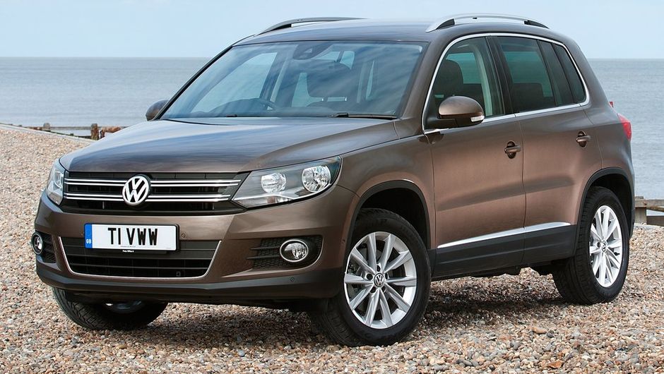 3&ordm; - VW Tiguan - Unidades vendidas mundialmente em 2012: 429.013 - Unidades vendidas no Brasil em 2012: 4.479 | <a href="%20https://beta-develop.quatrorodas.abril.com.br/noticias/mercado/honda-cr-v-suv-mais-vendido-mundo-2012-737748.shtml" rel="migration">Leia mais</a>