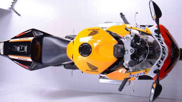 Ele customizou uma Honda GL Goldwing 1800 | <a href="https://beta-develop.quatrorodas.abril.com.br/moto/noticias/dono-concessionaria-cria-honda-cbr1800rr-737927.shtml" rel="migration">Leia mais</a> Ele customizou uma Honda GL Goldwing 1800 | <a href="https://beta-develop.quatrorodas.abril.com.br/moto/noticias/dono-concessionaria-cria-honda-cbr1800rr-737927.shtml" rel="migration">Leia mais</a>