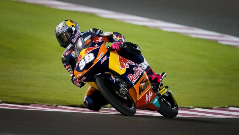 Já na Moto3, o melhor da sexta-feira foi o espanhol Luis Salom (Red Bull KTM Ajo) | <a href="https://beta-develop.quatrorodas.abril.com.br/moto/noticias/motogp-marquez-lidera-sexta-feira-737951.shtml" rel="migration">Leia mais</a>