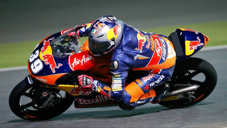 Luis Salom (Red Bull KTM Ajo) fez o melhor tempo e largará na ponta na Moto3 | <a href="https://beta-develop.quatrorodas.abril.com.br/moto/noticias/motogp-lorenzo-garante-pole-catar-738025.shtml" rel="migration">Leia mais</a> Luis Salom (Red Bull KTM Ajo) fez o melhor tempo e largará na ponta na Moto3 | <a href="https://beta-develop.quatrorodas.abril.com.br/moto/noticias/motogp-lorenzo-garante-pole-catar-738025.shtml" rel="migration">Leia mais</a>