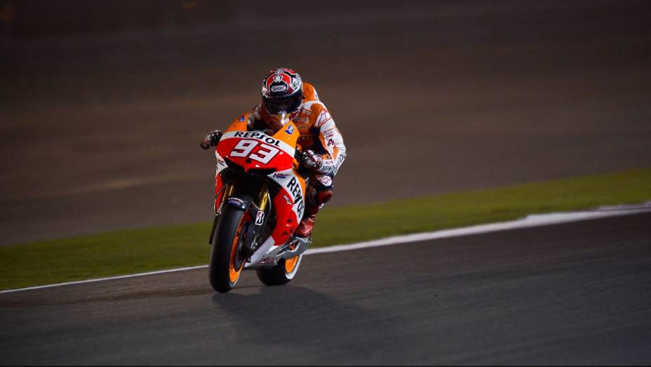 Em sua estreia na MotoGP, Marc Márquez (Repsol Honda Team) conquistou o terceiro lugar | <a href="https://beta-develop.quatrorodas.abril.com.br/moto/noticias/motogp-jorge-lorenzo-vence-corrida-catar-738020.shtml" rel="migration">Leia mais</a>