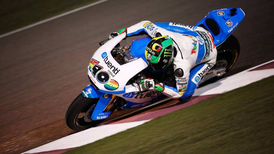 Pol Espargaro venceu a corrida na Moto2 | <a href="https://beta-develop.quatrorodas.abril.com.br/moto/noticias/motogp-jorge-lorenzo-vence-corrida-catar-738020.shtml" rel="migration">Leia mais</a>