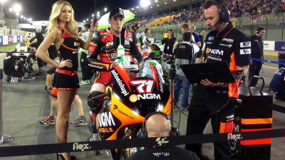 Veja como foi a corrida que contou com a presença de belas garotas! | <a href="https://beta-develop.quatrorodas.abril.com.br/moto/galerias/competicoes/motogp-catar-corrida-738027.shtml" rel="migration">Leia mais</a> Veja como foi a corrida que contou com a presença de belas garotas! | <a href="https://beta-develop.quatrorodas.abril.com.br/moto/galerias/competicoes/motogp-catar-corrida-738027.shtml" rel="migration">Leia mais</a>