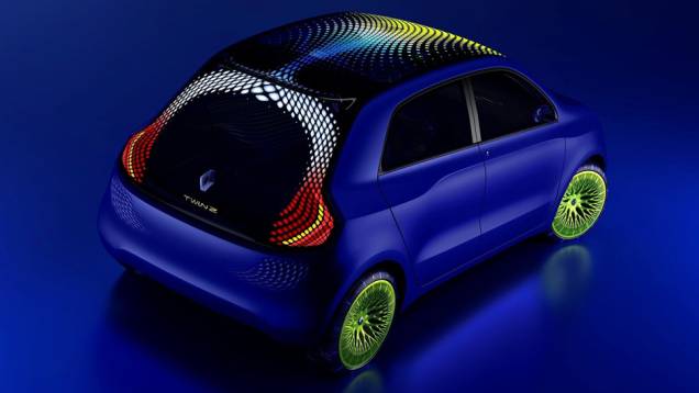 Além disso, tem 1,70m de largura e 1,51m de altura | <a href="https://beta-develop.quatrorodas.abril.com.br/noticias/fabricantes/renault-mostra-twin-z-concept-738093.shtml" rel="migration">Leia mais</a> Além disso, tem 1,70m de largura e 1,51m de altura | <a href="https://beta-develop.quatrorodas.abril.com.br/noticias/fabricantes/renault-mostra-twin-z-concept-738093.shtml" rel="migration">Leia mais</a>