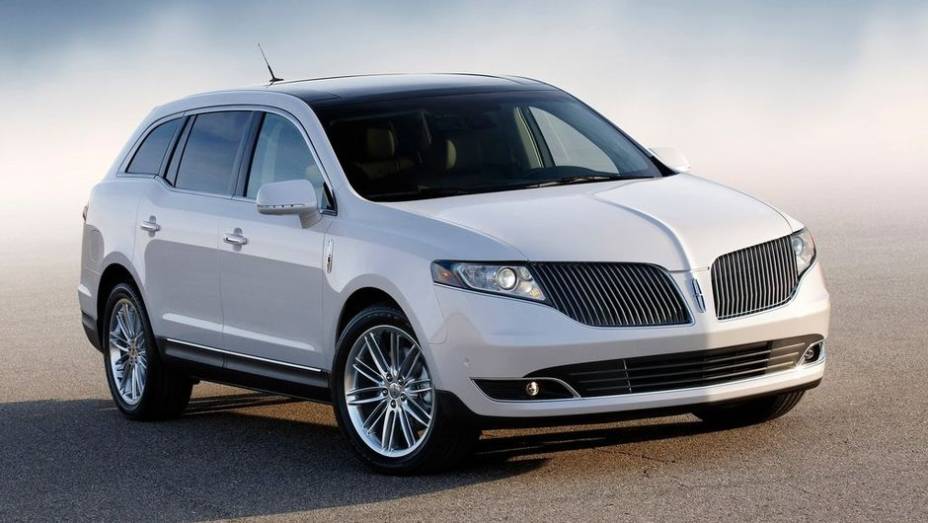 SUVs de luxo de 3 fileiras - 2013 Lincoln MKT - Preço inicial nos EUA: US$ 45.285 - Preço inicial no Brasil: R$ não é vendido | <a href="%20https://beta-develop.quatrorodas.abril.com.br/noticias/mercado/gm-domina-premio-best-cars-for-families-2013-738171.shtml" rel="migration">Leia mais</a>