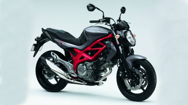 Motor gera 72 cavalos de potência a 8.000 rpm e um torque máximo de 6,53 kgf.m a 6.400 rpm | <a href="%20https://beta-develop.quatrorodas.abril.com.br/moto/noticias/suzuki-anuncia-5-lancamentos-brasil-738290.shtml" rel="migration">Leia mais</a> Motor gera 72 cavalos de potência a 8.000 rpm e um torque máximo de 6,53 kgf.m a 6.400 rpm | <a href="%20https://beta-develop.quatrorodas.abril.com.br/moto/noticias/suzuki-anuncia-5-lancamentos-brasil-738290.shtml" rel="migration">Leia mais</a>