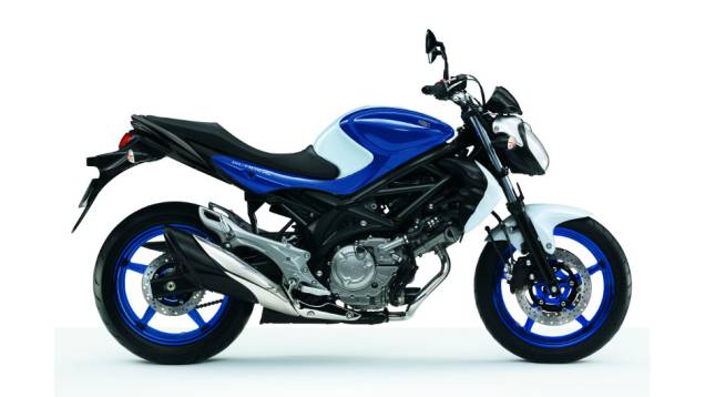 A motocicleta chegará ao Brasil com o preço público sugerido de R$ 26.990,00 | <a href="https://beta-develop.quatrorodas.abril.com.br/moto/noticias/suzuki-anuncia-5-lancamentos-brasil-738290.shtml" rel="migration">Leia mais</a> A motocicleta chegará ao Brasil com o preço público sugerido de R$ 26.990,00 | <a href="https://beta-develop.quatrorodas.abril.com.br/moto/noticias/suzuki-anuncia-5-lancamentos-brasil-738290.shtml" rel="migration">Leia mais</a>