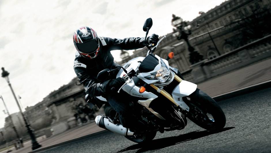 Suzuki GSR 750