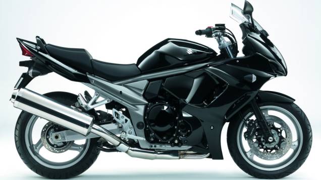 Equipada com freios ABS, a nova Suzuki GSX 1250 FA deve chegar às lojas no mês de junho | <a href="https://beta-develop.quatrorodas.abril.com.br/moto/noticias/suzuki-anuncia-5-lancamentos-brasil-738290.shtml" rel="migration">Leia mais</a> Equipada com freios ABS, a nova Suzuki GSX 1250 FA deve chegar às lojas no mês de junho | <a href="https://beta-develop.quatrorodas.abril.com.br/moto/noticias/suzuki-anuncia-5-lancamentos-brasil-738290.shtml" rel="migration">Leia mais</a>