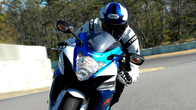 Seu motor é capaz de gerar até 150 cavalos de potência | <a href="https://beta-develop.quatrorodas.abril.com.br/moto/noticias/suzuki-anuncia-5-lancamentos-brasil-738290.shtml" rel="migration">Leia mais</a> Seu motor é capaz de gerar até 150 cavalos de potência | <a href="https://beta-develop.quatrorodas.abril.com.br/moto/noticias/suzuki-anuncia-5-lancamentos-brasil-738290.shtml" rel="migration">Leia mais</a>