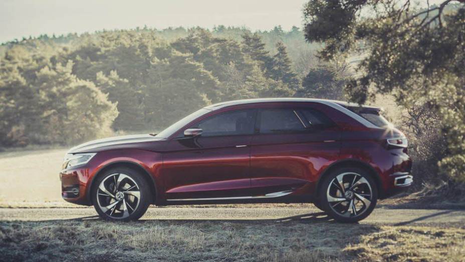 Design moderno está em sintonia com outros modelos da marca | <a href="https://beta-develop.quatrorodas.abril.com.br/saloes/xangai/2013/citroen-ds-wild-rubis-738701.shtml" rel="migration">Leia mais</a>