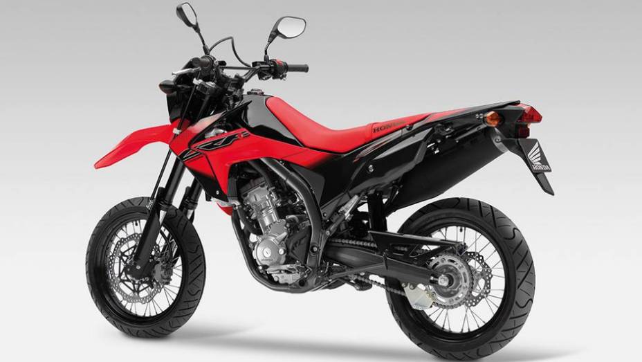 Motocicleta estar&aacute; dispon&iacute;vel na Espanha a partir do m&ecirc;s de junho, ainda sem pre&ccedil;o sugerido | <a href="%20https://beta-develop.quatrorodas.abril.com.br/moto/noticias/honda-crf-250m-2013-chega-espanha-junho-738432.shtml" rel="migration">Leia mais</a>