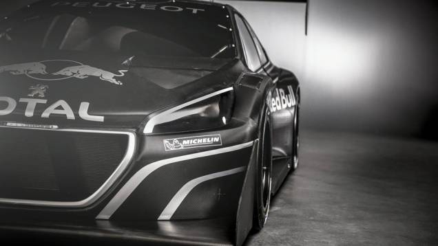O bólido será pilotado por ninguém mais, ninguém menos do que Sebastien Loeb | <a href="https://beta-develop.quatrorodas.abril.com.br/noticias/fabricantes/peugeot-revela-208-pikes-peak-738727.shtml" rel="migration">Leia mais</a> O bólido será pilotado por ninguém mais, ninguém menos do que Sebastien Loeb | <a href="https://beta-develop.quatrorodas.abril.com.br/noticias/fabricantes/peugeot-revela-208-pikes-peak-738727.shtml" rel="migration">Leia mais</a>