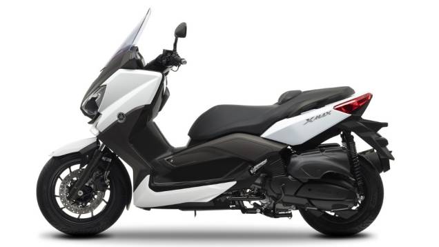 Motor do X-Max 400 é capaz de gerar 31,5 cavalos de potência a 7.500 rpm | <a href="https://beta-develop.quatrorodas.abril.com.br/moto/noticias/yamaha-lanca-x-max-400-europa-738761.shtml" rel="migration">Leia mais</a> Motor do X-Max 400 é capaz de gerar 31,5 cavalos de potência a 7.500 rpm | <a href="https://beta-develop.quatrorodas.abril.com.br/moto/noticias/yamaha-lanca-x-max-400-europa-738761.shtml" rel="migration">Leia mais</a>