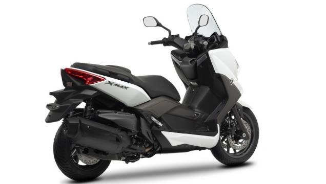 Seu torque máximo é de 3,45 kgf.m a 6.000 rpm | <a href="https://beta-develop.quatrorodas.abril.com.br/moto/noticias/yamaha-lanca-x-max-400-europa-738761.shtml" rel="migration">Leia mais</a> Seu torque máximo é de 3,45 kgf.m a 6.000 rpm | <a href="https://beta-develop.quatrorodas.abril.com.br/moto/noticias/yamaha-lanca-x-max-400-europa-738761.shtml" rel="migration">Leia mais</a>