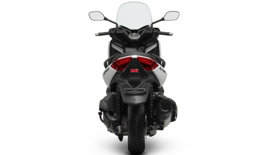 Segundo a montadora, o novo modelo pesa 211 kg (ordem de marcha) | <a href="https://beta-develop.quatrorodas.abril.com.br/moto/noticias/yamaha-lanca-x-max-400-europa-738761.shtml" rel="migration">Leia mais</a> Segundo a montadora, o novo modelo pesa 211 kg (ordem de marcha) | <a href="https://beta-develop.quatrorodas.abril.com.br/moto/noticias/yamaha-lanca-x-max-400-europa-738761.shtml" rel="migration">Leia mais</a>