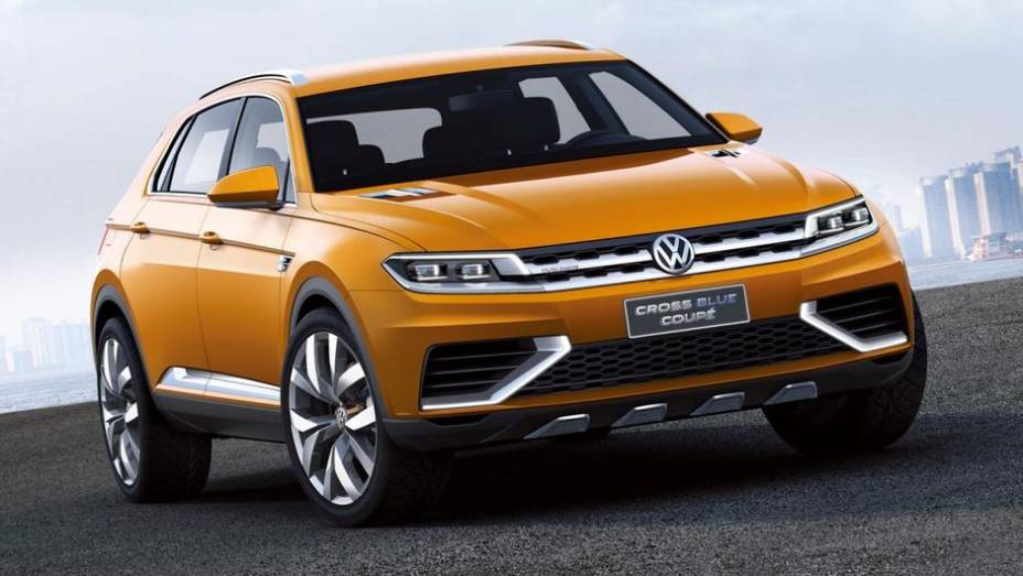 O modelo faz sua estreia mundial neste Salão de Xangai | <a href="https://beta-develop.quatrorodas.abril.com.br/saloes/xangai/2013/vw-crossblue-coupe-concept-738932.shtml" rel="migration">Leia mais</a>