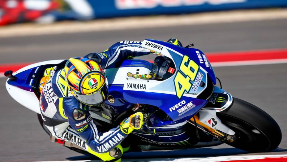 Valentino Rossi (Yamaha Factory Racing) ficou apenas com o oitavo tempo | <a href="https://beta-develop.quatrorodas.abril.com.br/moto/noticias/marquez-faz-1a-pole-carreira-austin-739216.shtml" rel="migration">Leia mais</a>