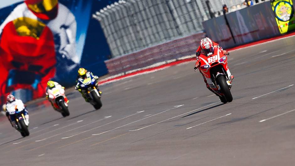 Correndo em casa, Nicky Hayden (Ducati Team) ficou com o d&eacute;cimo tempo | <a href="https://beta-develop.quatrorodas.abril.com.br/moto/noticias/marquez-faz-1a-pole-carreira-austin-739216.shtml" rel="migration">Leia mais</a>