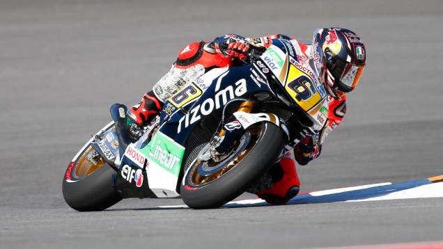 O alemão Stefan Bradl (LCR Honda MotoGP) ficou com o quinto lugar | <a href="https://beta-develop.quatrorodas.abril.com.br/moto/noticias/motogp-marc-marquez-vence-gp-americas-739261.shtml" rel="migration">Leia mais</a> O alemão Stefan Bradl (LCR Honda MotoGP) ficou com o quinto lugar | <a href="https://beta-develop.quatrorodas.abril.com.br/moto/noticias/motogp-marc-marquez-vence-gp-americas-739261.shtml" rel="migration">Leia mais</a>