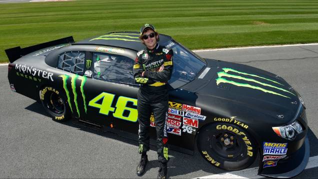 Valentino Rossi na NASCAR | <a href="https://beta-develop.quatrorodas.abril.com.br/moto/noticias/valentino-rossi-ritmo-nascar-739793.shtml" rel="migration">Leia mais</a> Valentino Rossi na NASCAR | <a href="https://beta-develop.quatrorodas.abril.com.br/moto/noticias/valentino-rossi-ritmo-nascar-739793.shtml" rel="migration">Leia mais</a>