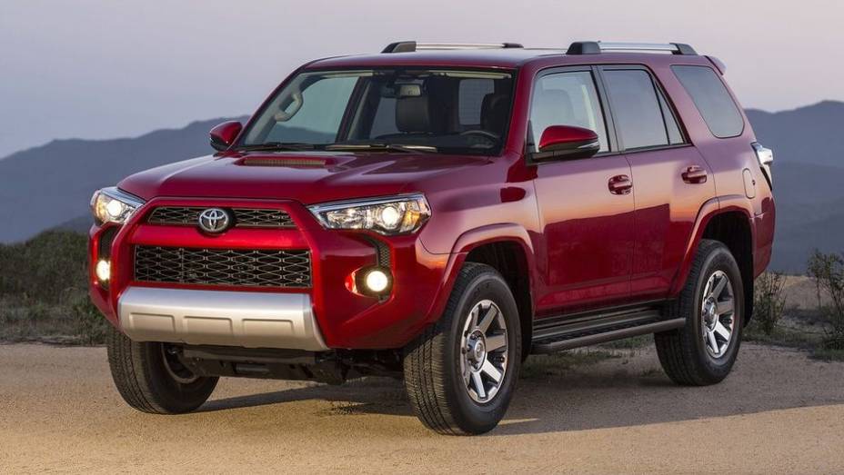 A Toyota aproveitou o Stagecoach Music Festival, realizado na Califórnia (Estados Unidos), para introduzir o modelo 2014 do SUV 4Runner | <a href="%20https://beta-develop.quatrorodas.abril.com.br/noticias/fabricantes/toyota-revela-novo-4runner-739940.shtml" rel="migration">Leia mais</a>