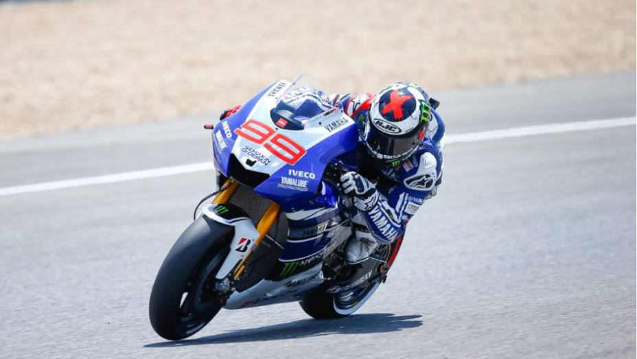 Jorge Lorenzo garantiu a pole no dia do seu anivers&aacute;rio de 26 anos | <a href="https://beta-develop.quatrorodas.abril.com.br/moto/noticias/motogp-lorenzo-garante-pole-jerez-740522.shtml" rel="migration">Leia mais</a>