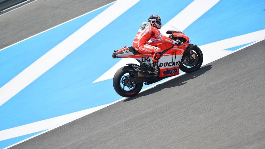 Andrea Dovizioso largar&aacute; em nono lugar em Jerez | <a href="https://beta-develop.quatrorodas.abril.com.br/moto/noticias/motogp-lorenzo-garante-pole-jerez-740522.shtml" rel="migration">Leia mais</a>