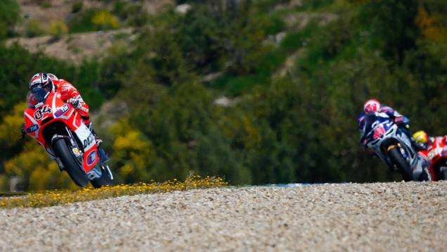 Andrea Dovizioso, companheiro de Hayden, ficou com a oitava posição, seguido por Aleix Espargaro (41) | <a href="%20https://beta-develop.quatrorodas.abril.com.br/moto/noticias/motogp-dani-pedrosa-vence-espanha-740546.shtml" rel="migration">Leia mais</a> Andrea Dovizioso, companheiro de Hayden, ficou com a oitava posição, seguido por Aleix Espargaro (41) | <a href="%20https://beta-develop.quatrorodas.abril.com.br/moto/noticias/motogp-dani-pedrosa-vence-espanha-740546.shtml" rel="migration">Leia mais</a>