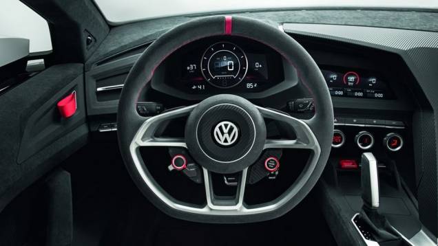 A transmissão é a DSG (dupla embreagem). O Design Vision também conta com rodas de liga-leve de 20 polegadas | <a href="%20https://beta-develop.quatrorodas.abril.com.br/noticias/fabricantes/vw-prepara-golf-design-vision-gti-concept-740746.shtml" rel="migration">Leia mais</a> A transmissão é a DSG (dupla embreagem). O Design Vision também conta com rodas de liga-leve de 20 polegadas | <a href="%20https://beta-develop.quatrorodas.abril.com.br/noticias/fabricantes/vw-prepara-golf-design-vision-gti-concept-740746.shtml" rel="migration">Leia mais</a>