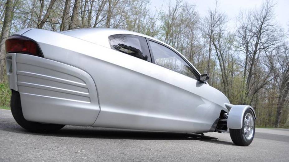 O modelo, ainda sem um nome oficial, teve preço anunciado: US$ 6,8 mil | <a href="https://beta-develop.quatrorodas.abril.com.br/noticias/fabricantes/eua-carro-tres-rodas-chega-ao-mercado-2014-740877.shtml" rel="migration">Leia mais</a> O modelo, ainda sem um nome oficial, teve preço anunciado: US$ 6,8 mil | <a href="https://beta-develop.quatrorodas.abril.com.br/noticias/fabricantes/eua-carro-tres-rodas-chega-ao-mercado-2014-740877.shtml" rel="migration">Leia mais</a>