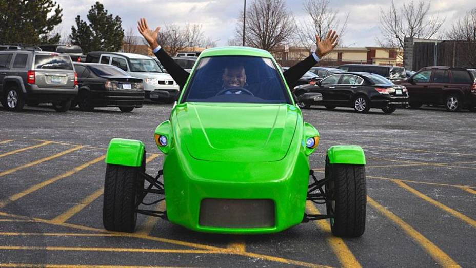 Com espaço para dois ocupantes (1 + 1), o veículo é tratado pela montadora como uma opção para aqueles que têm orçamento limitado e querem adquirir seu primeiro carro | <a href="%20https://beta-develop.quatrorodas.abril.com.br/noticias/fabricantes/eua-carro-tres-rodas-ch" rel="migration"></a> Com espaço para dois ocupantes (1 + 1), o veículo é tratado pela montadora como uma opção para aqueles que têm orçamento limitado e querem adquirir seu primeiro carro | <a href="%20https://beta-develop.quatrorodas.abril.com.br/noticias/fabricantes/eua-carro-tres-rodas-ch" rel="migration"></a>