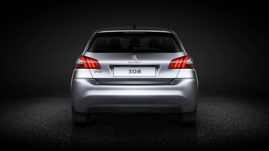 Ao mesmo tempo, representam mais espa&ccedil;o interno e no porta-malas, que agora acomoda 470 litros | <a href="https://beta-develop.quatrorodas.abril.com.br/noticias/fabricantes/peugeot-apresenta-proxima-geracao-308-741173.shtml" rel="migration">Leia mais</a>