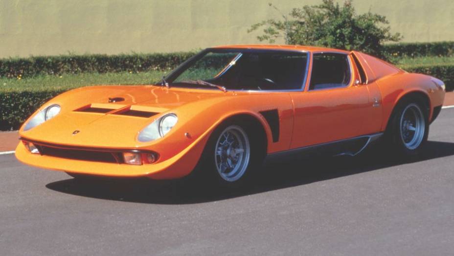 Miura Jota (1970) - Bob Wallace, da Lamborghini, criou um exemplar único com uma preparação que elevou os 385 cv originais para 440 cv. O carro foi destruído num acindente | <a href="%20https://beta-develop.quatrorodas.abril.com.br/reportagens/classicos/festa-bolonhesa-7" rel="migration"></a>