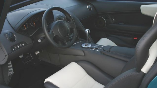 Murci&eacute;lago 40&ordm; 2003 - CD-Player Alpine, plaquetas de identifica&ccedil;&atilde;o, uma maleta de fibra de carbono e at&eacute; sistema opcional de navega&ccedil;&atilde;o por sat&eacute;lite era outros recursos do 40&ordm; | <a href="%20https://beta-develop.quatrorodas.abril.com.br/reportagens/classicos/festa-bolonhes" rel="migration"></a>