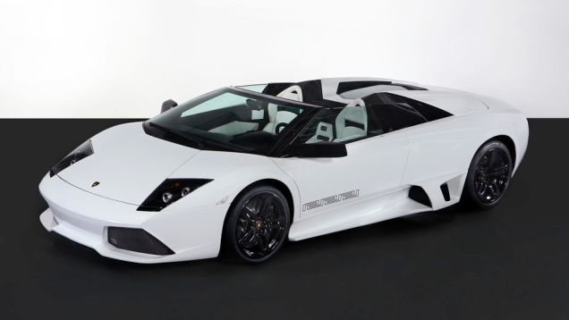 Murci&eacute;lago LP 640 Roadster Versace - O mesmo acabamento de luxo do cup&ecirc; foi oferecido com a carroceria aberta, de modo a manter o modelo cada vez mais diversificado | <a href="%20https://beta-develop.quatrorodas.abril.com.br/reportagens/classicos/festa-bolonhesa-741081.s" rel="migration"></a>