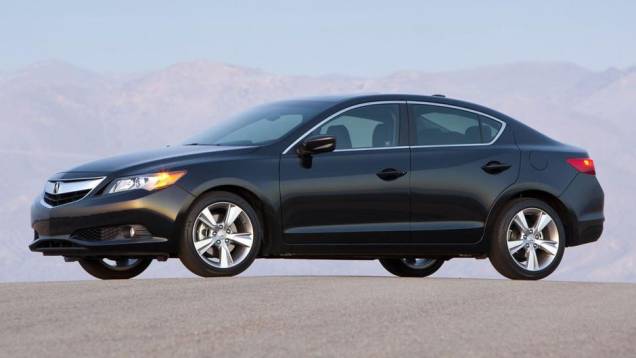 O modelo vem com a mesma motorização, poucas mudanças estruturais e preço mais alto | <a href="https://beta-develop.quatrorodas.abril.com.br/noticias/fabricantes/poucas-mudancas-acura-ilx-2014-apresentado-741280.shtml" rel="migration">Leia mais</a> O modelo vem com a mesma motorização, poucas mudanças estruturais e preço mais alto | <a href="https://beta-develop.quatrorodas.abril.com.br/noticias/fabricantes/poucas-mudancas-acura-ilx-2014-apresentado-741280.shtml" rel="migration">Leia mais</a>