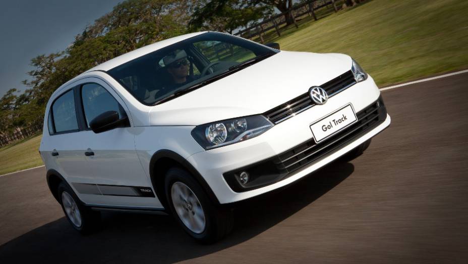 O Track &eacute; a nova vers&atilde;o da linha Gol, voltada para quem busca um aventureiro acess&iacute;vel. <a href="https://beta-develop.quatrorodas.abril.com.br/carros/lancamentos//volkswagen-apresenta-novo-gol-track-741545.shtml" rel="migration">Leia mais</a>