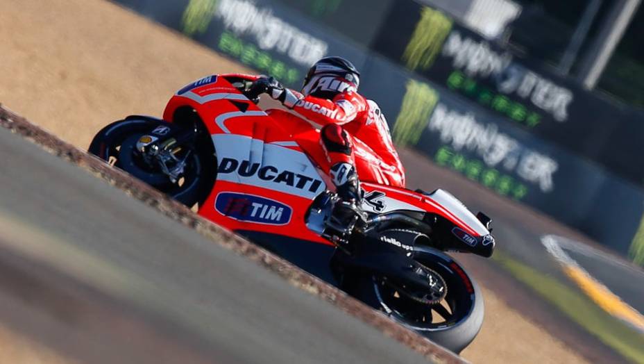 Andrea Dovizioso (Ducati Team) foi a surpresa deste sábado, ficando com o terceiro melhor tempo | <a href="%20https://beta-develop.quatrorodas.abril.com.br/moto/noticias/motogp-marquez-conquista-pole-le-mans-741738.shtml" rel="migration">Leia mais</a>