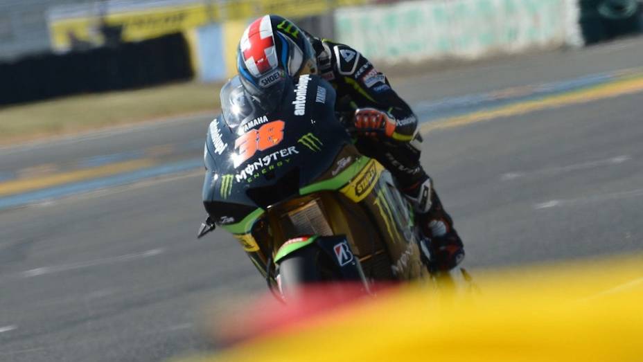 Bradley Smith (Monster Yamaha Tech 3) ficou com o nono tempo | <a href="https://beta-develop.quatrorodas.abril.com.br/moto/noticias/motogp-marquez-conquista-pole-le-mans-741738.shtml" rel="migration">Leia mais</a>