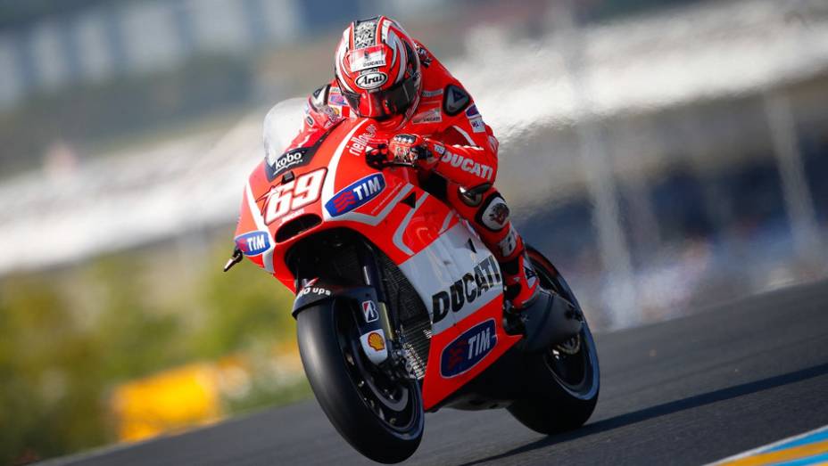 Nicky Hayden (Ducati Team) fecha a lista dos dez primeiros | <a href="https://beta-develop.quatrorodas.abril.com.br/moto/noticias/motogp-marquez-conquista-pole-le-mans-741738.shtml" rel="migration">Leia mais</a>