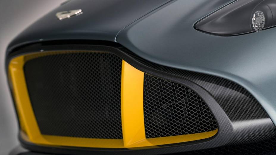 Com aproximadamente 4,5 metros de comprimento e cerca de 2 metros de largura, o Aston Martin CC100 concept tem um peso bruto estimado em menos de 1.200 kg | <a href="%20https://beta-develop.quatrorodas.abril.com.br/noticias/fabricantes/aston-martin-revela-cc100-concept-7" rel="migration"></a> Com aproximadamente 4,5 metros de comprimento e cerca de 2 metros de largura, o Aston Martin CC100 concept tem um peso bruto estimado em menos de 1.200 kg | <a href="%20https://beta-develop.quatrorodas.abril.com.br/noticias/fabricantes/aston-martin-revela-cc100-concept-7" rel="migration"></a>