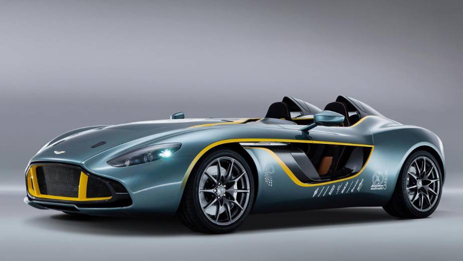 Lançamento do conversível aconteceu neste domingo (19) | <a href="https://beta-develop.quatrorodas.abril.com.br/noticias/fabricantes/aston-martin-revela-cc100-concept-741740.shtml" rel="migration">Leia mais</a>