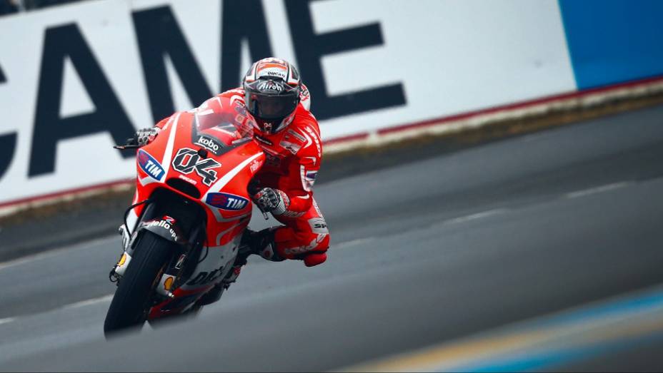 Andrea Dovizioso (Ducati Team) ficou com o quarto lugar | <a href="https://beta-develop.quatrorodas.abril.com.br/moto/noticias/motogp-pedrosa-vence-corrida-le-mans-741797.shtml" rel="migration">Leia mais</a> Andrea Dovizioso (Ducati Team) ficou com o quarto lugar | <a href="https://beta-develop.quatrorodas.abril.com.br/moto/noticias/motogp-pedrosa-vence-corrida-le-mans-741797.shtml" rel="migration">Leia mais</a>