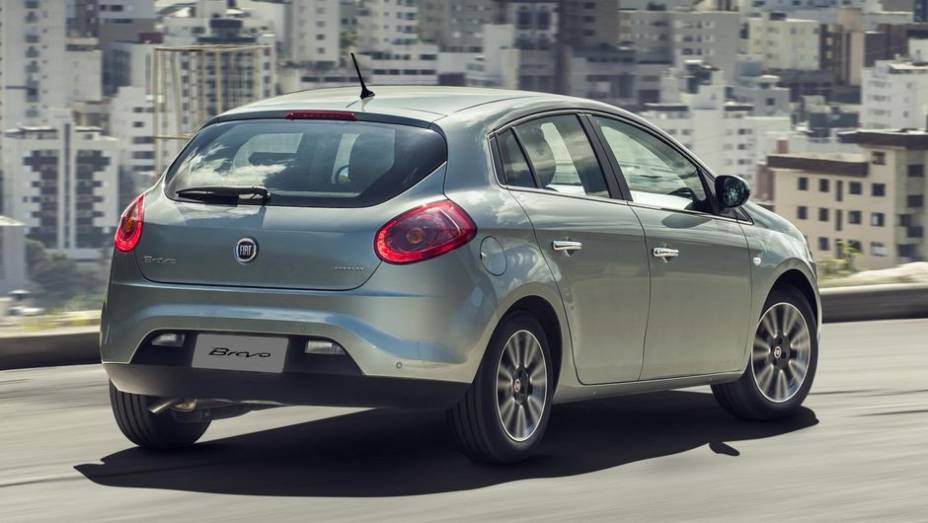 A vers&atilde;o Essence ganha rodas de liga-leve de 16 polegadas como item de s&eacute;rie e novos tecidos | <a href="%20https://beta-develop.quatrorodas.abril.com.br/noticias/fabricantes/fiat-apresenta-bravo-2014-742103.shtml" rel="migration">Leia mais</a>