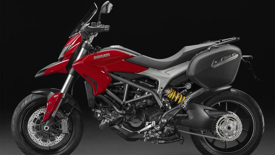 A Ducati Hyperstrada 2013 é praticamente um "cross-over" entre o mundo do turismo e das motards | <a href="https://beta-develop.quatrorodas.abril.com.br/moto/noticias/ducati-revela-hyperstrada-2013-742105.shtml" rel="migration">Leia mais</a>